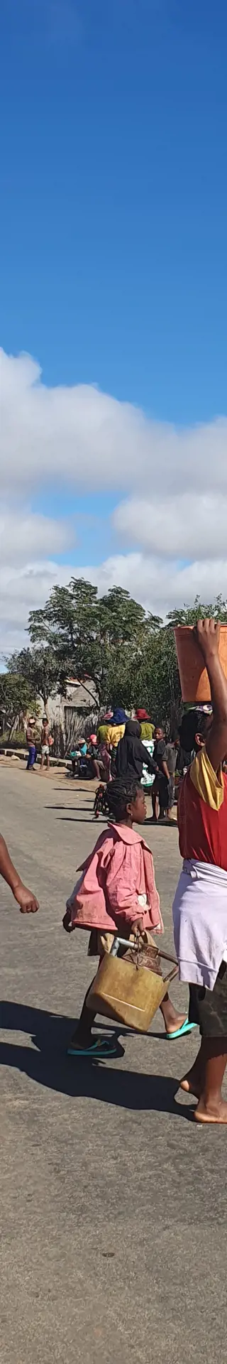 Schwerelos trotz Lasten auf dem Kopf